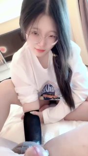 小银_带上黑丝手套给你拳交喜欢吗？贱狗，还不快叫妈妈？的封面