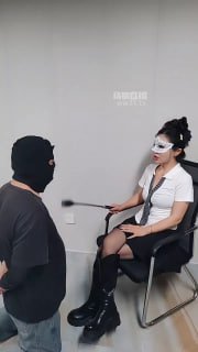 TLWW28813【南兮女S】长靴踩踏暴揍-锁链囚禁.mp4的封面
