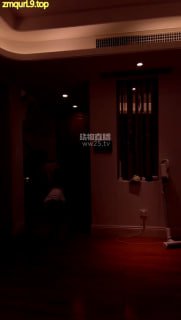#暴力美学 白袜女神训化人形犬的封面