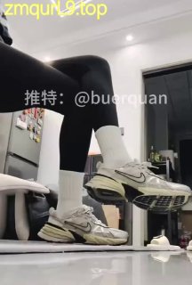 buerquan_刚刚接触恋足世界的女主每次舔脚都很紧张_呼吸声就能感受到_羞涩_惊讶_再到享受_整个养成的过程就非常的美妙的封面