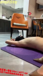 冰城S_短丝_足交_蹂躏JJ_射精的封面