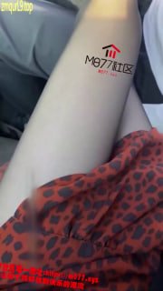 苏曼_车内黑丝_足交_玩弄贱狗JJ_脱掉丝袜_裸足夹射的封面