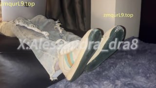 德拉牧犬员_贱狗舔干净女主鞋底 舔鞋底的封面
