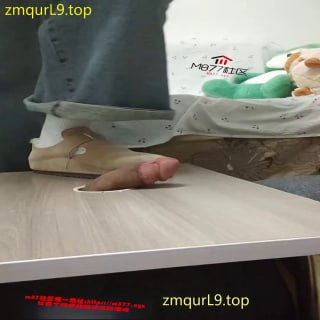 嘀嗒S_博肯鞋_隔板踩J_射精露点版的封面