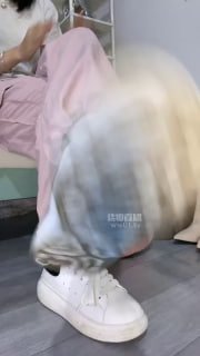【大二苒苒】145_第一视角_连炸虐乳脏鞋底小白鞋的封面