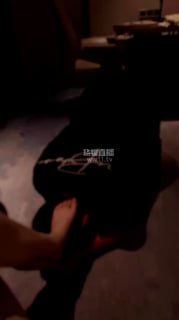 TLWW21982【糖糖子】闻到脚就犯贱的狗的封面