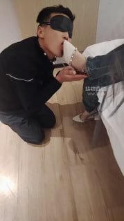 TLWW27216【诗璇情侣主】臭脚丫羞辱绿帽奴_圣水_mp4的封面