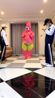 【精神小妹】515 暴打派大星变态【足彩馆】的封面
