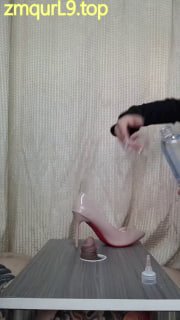 精神小妹_蛋上蹦迪_粉色高跟_润滑_插马眼_女主穿上高跟_隔板_狠插_插出血_01的封面
