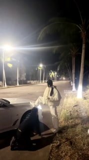 TLWW25732【徐子大大】户外公开遛狗处刑的封面