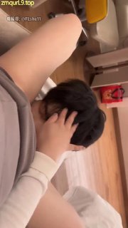 小舌头_口舌_舔B_舔白带女的封面