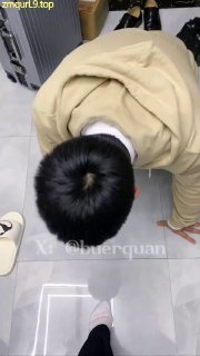 buerquan_还在上班的贱狗被主人命令回来除臭，坐完4小时高铁，脚在鞋里闷的很难受，贱狗的作用就是用来放松脚脚的的封面
