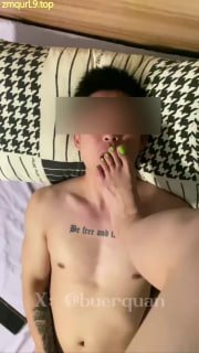 buerquan_上海公寓房里调教贱狗_绿脚趾踩踏贱狗_插满贱狗狗嘴的封面