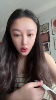 抖音 我是芳芳 直播有时候用抖音号  jian30475  直播 加微信门栏是99 直接关注私信 发支付宝口令红包 然后人家确认后就会给你微信号了，我只是有微信所以把 朋友圈的视频分享 一般 攒6个新视频发一次群里 所以大家如果想交流 就可以99加微信 如果想白嫖，在我这看看就行了，别不当狗还要骚人人家 没素质的事尽量少干的封面