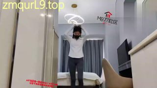 车模小姐姐_三双鞋_隔板_踩射_贱狗的封面