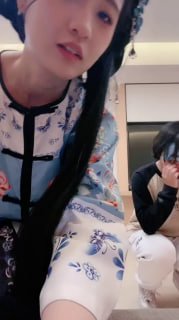 TLWW23476【甜味药丸】tj：大小姐的奴才60分钟_cos格格虐_小白鞋重度提档强制闻鞋闻袜插嘴腿绞的封面