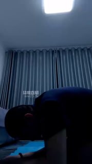 #短发的封面