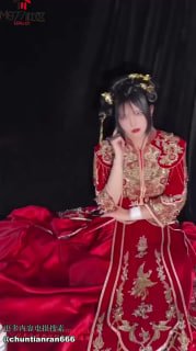 冷卉 调教双奴强制飞机比赛18分的封面