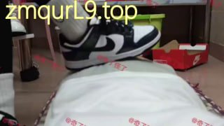 奇了怪了_情侣主_调教母狗_白色高跟_踩B_鞋尖插B的封面
