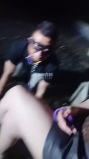 TLWW28605【洛芊S】洞洞鞋白船袜-户外遛狗.mp4的封面
