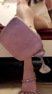 TLWW29129【婉婉S】第一视角-凉高肉丝裸足.mp4的封面