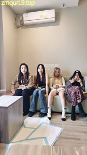 荷花会所 黄金的封面