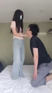 TLWW26446【女生脚汗清洁大师】心狠女大硬要直播调【上】的封面