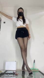 艺体联盟 小艺油光黑丝华伦天奴高跟热舞踩烂龙虾的封面
