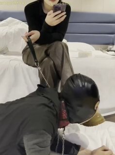 #玥野兔 狗链_舔鞋底的封面