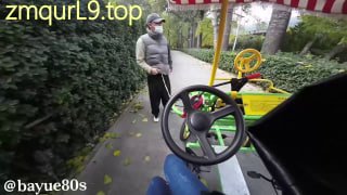 八月_bayue80s_户外_链子绑贞操锁上_观光车遛狗_舔脚的封面