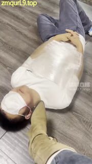 #沅芷大人 公厕鞋底的味道很上头_长靴踩公厕沾黄金让贱狗舔_筷子夹起成坨的黄金弄到贱狗满脸都是的封面